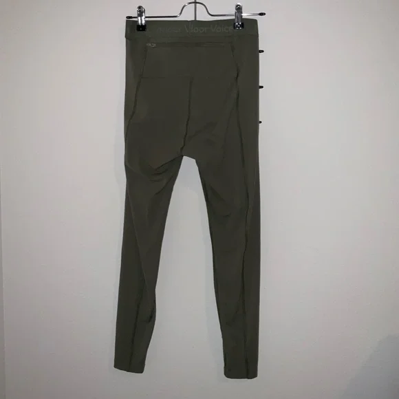 OUTDOOR VOICES SuperForm™ Bloom 7/8 Legging size SMALL - Picture 5 of 6